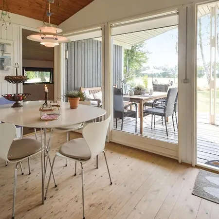 Stunning In W/ 3 Bedrooms Сasa de vacaciones Nakskov