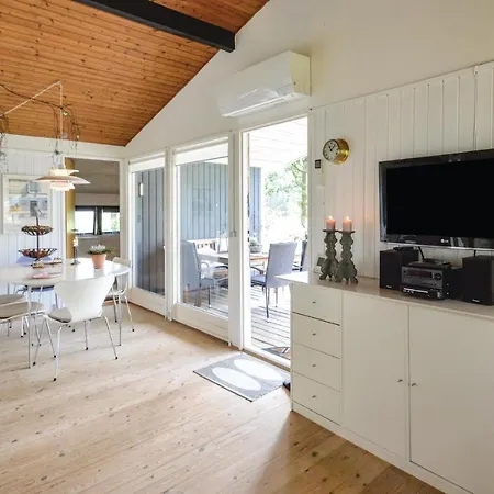 Сasa de vacaciones Stunning In W/ 3 Bedrooms Nakskov