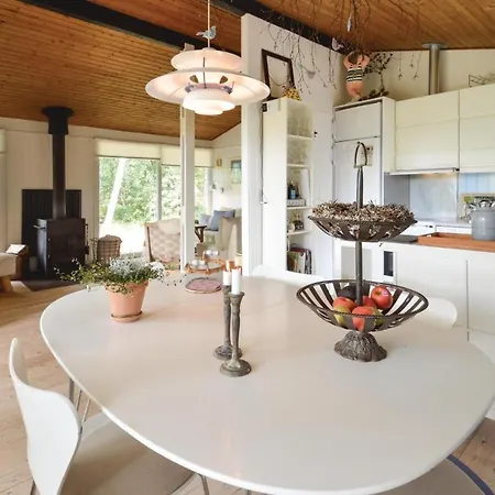 Stunning In W/ 3 Bedrooms *