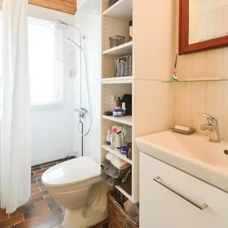 Stunning In W/ 3 Bedrooms *